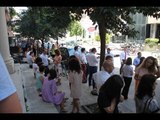 Ora News - Tërmeti i fortë tund Tiranën, lëkundjet ndjehen dhe në qytete të tjera