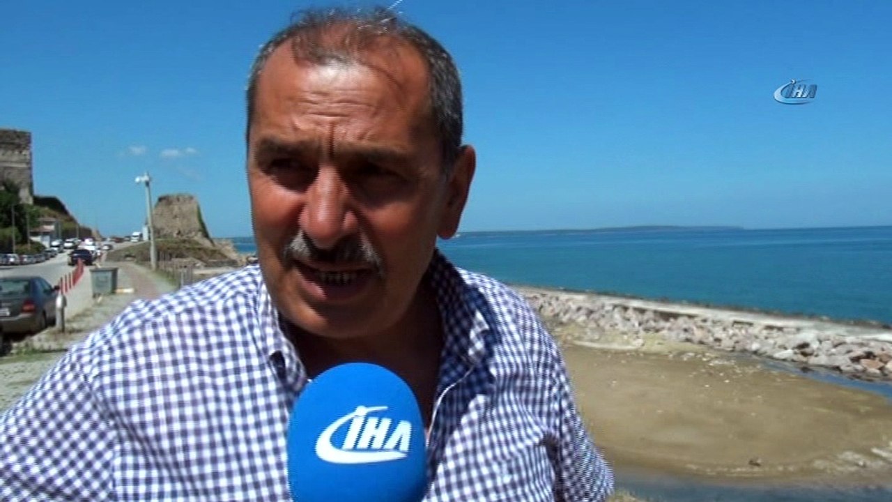 Sinop’un Kumkapı sahilindeki kötü deniz kokusu vatandaşları rahatsız ediyor