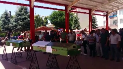 Karnındaki bebeği ve 3 yaşındaki kızıyla defnedildi - KIRŞEHİR