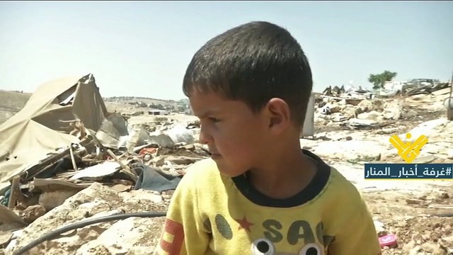 الفلسطينيون يواجهون العدو خلال هدم تجمعات البدو في الخان الاحمر