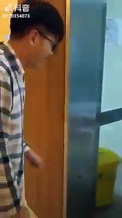 Ngày ấy khi bạn vừa sinh con xong, chồng bạn đã ở đâu và làm gì?!