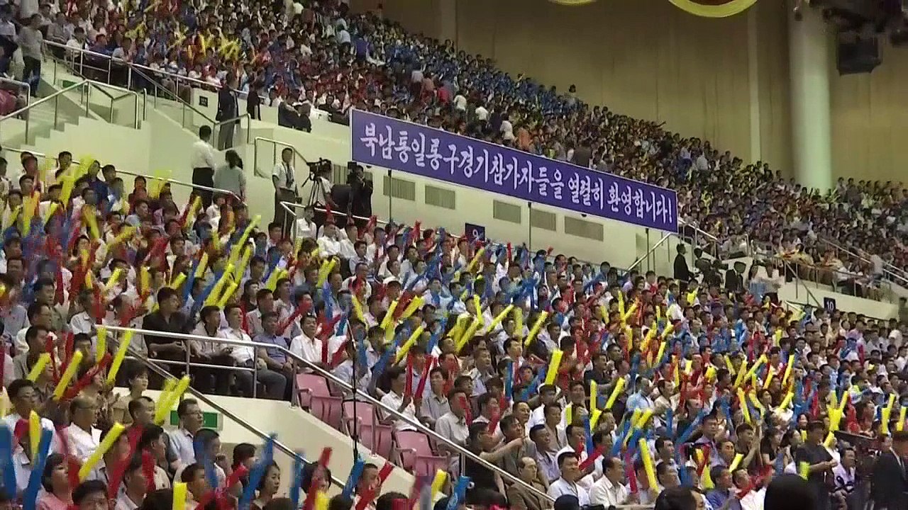 North and South Korean basketball teams play friendlies