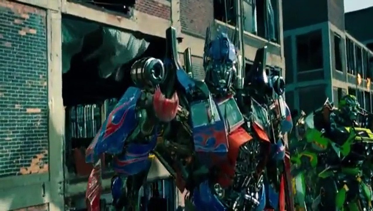 Transformers- Dark of the Moon part 3/4