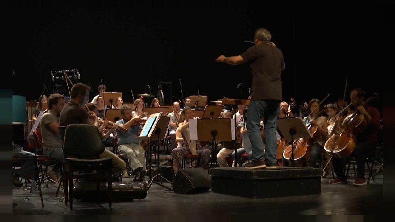 Sérgio Godinho et l’Orchestre Métropolitain de Lisbonne ensemble sur scène