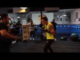 OSCAR VALDEZ SHOWS CRAZY SPEED MITT WORKOUT!