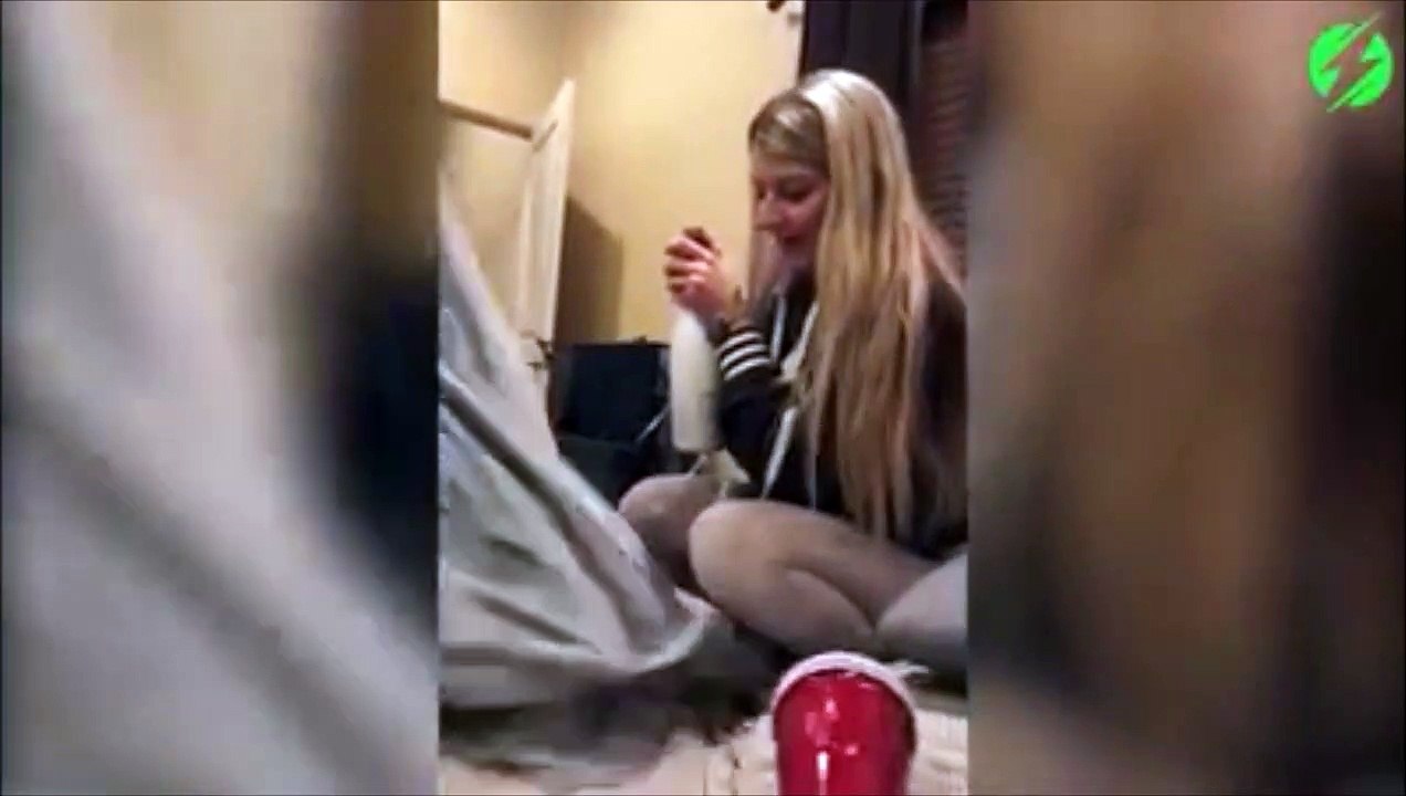 C'est pas vraiment comme ça qu'on ouvre une bouteille de champagne... FAIL