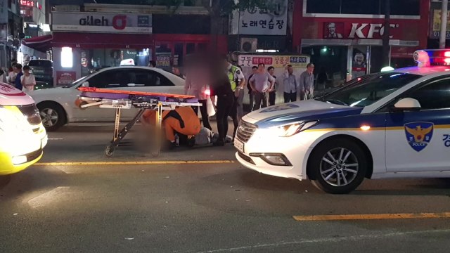 승용차에 보행자 치여 중상...무단횡단 추정 / YTN