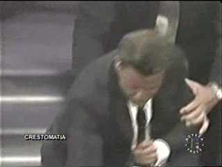 LUIS Miguel Le canta a la Doña !