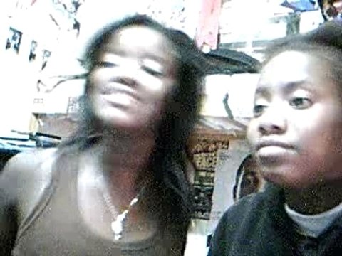 Moi et ma petite soeur il ya 4 ans maintenant ...