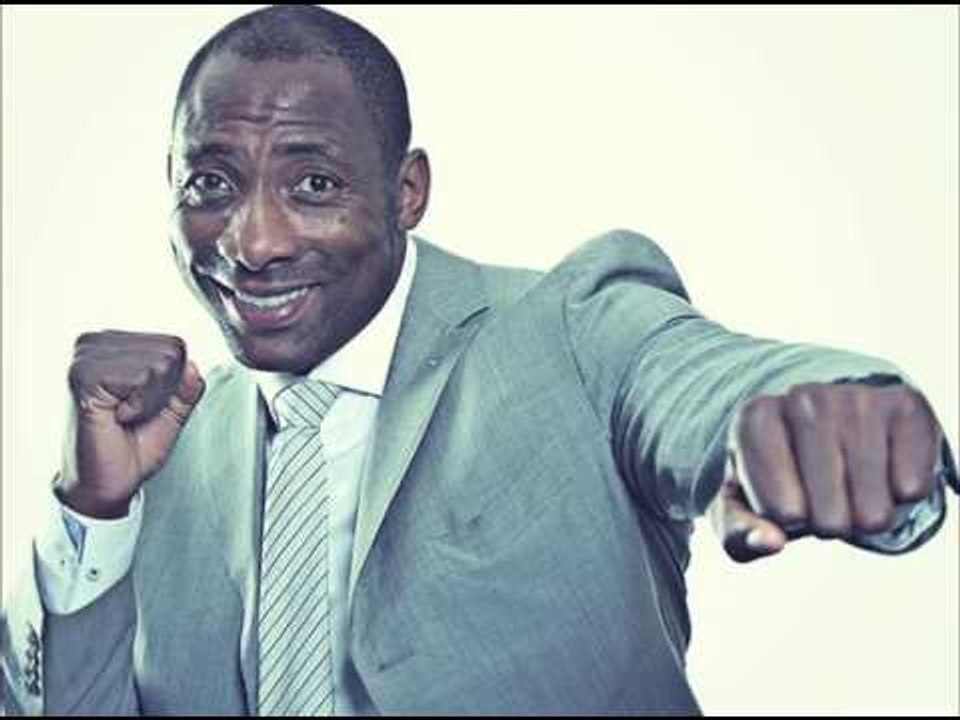 Johnny Nelson, "Don't be suprised if Crolla beats him on points."