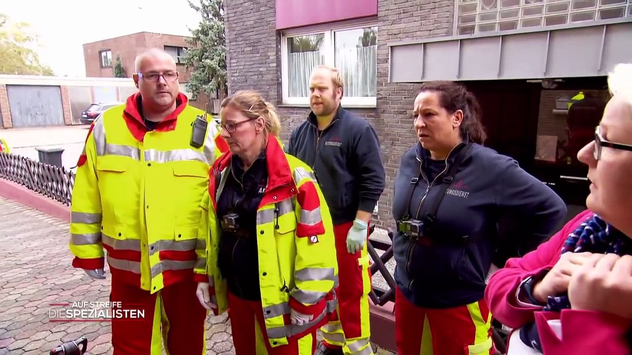 Scherbe steckt in der Schulter von Jan (16)! Auch sein Papa ist in Gefahr! | Auf Streife | SAT.1 TV