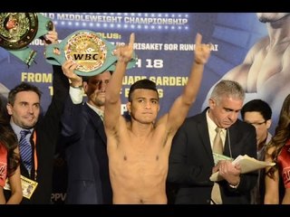 Roman Chocolatito Gonzalez vs Wisaksil Wanek Weigh In from Madsion Square Garden