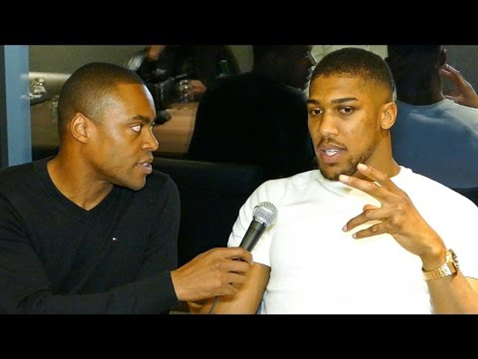 Anthony Joshua Reflects on Meeting Floyd Mayweather & The Money Team