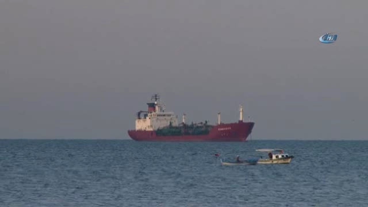Sivriada Açıklarında Kuru Yük Gemisiyle Çarpışan Lpg Tankeri Küçükçekmece'ye Getirildi