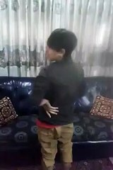 Boy turns his head 180 degrees no kidding