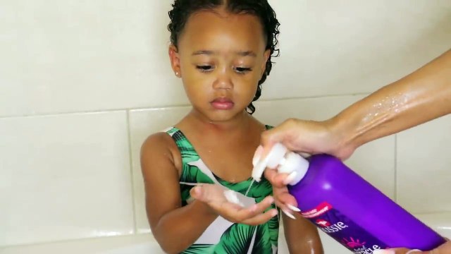 Ziya's *UPDATED* Curly Hair Routine | Easy Hairstyles for Toddlers