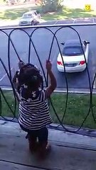 Rarely video of baby girl gets so excited when her dad comes home