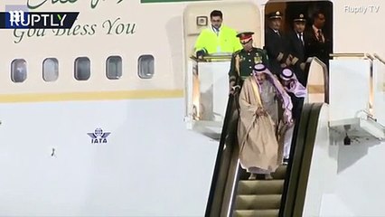 Saudi King's escalator breaks down as he arrives in Moscow