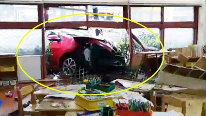 승용차가 유치원으로 돌진해 창문 뚫어...21명 부상 / YTN