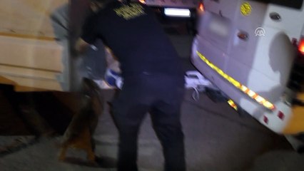 Adana’da yem arasına gizlenmiş uyuşturucu ele geçirildi