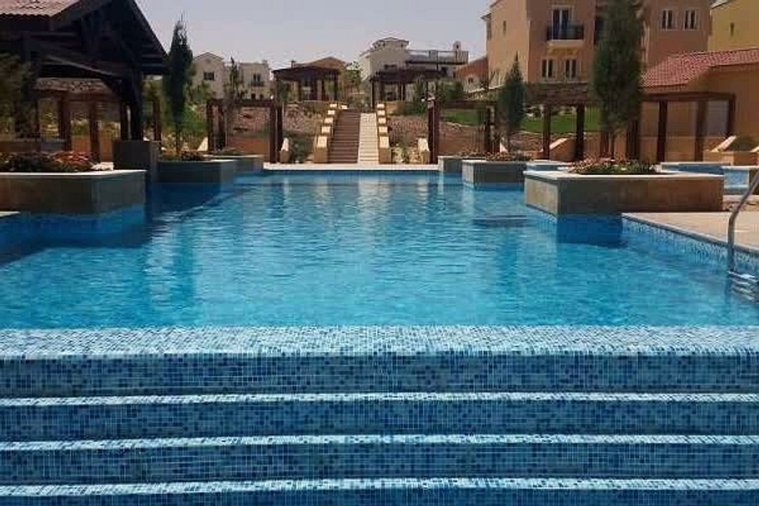 شاليه استلام فوري دور ارضي بماونتن فيو الساحل الش