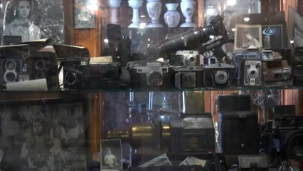 Tarihe Tanıklık Eden Fotoğraf Makinelerini Müzesinde Sergiliyor