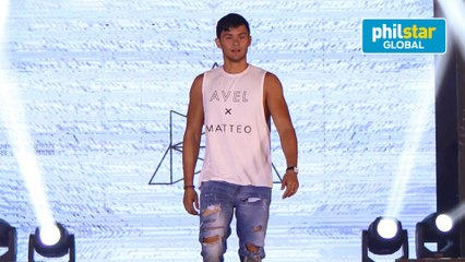 Скачать видео: Matteo Guidicelli goes topless, gives shirt to Sarah