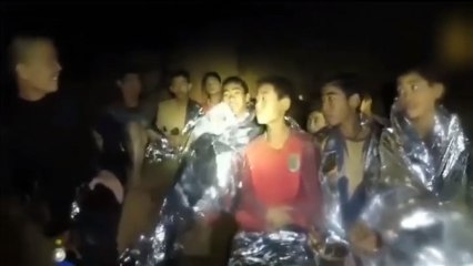 Angustia en Tailandia por cómo sacar de la cueva inundada a los doce niños y su entrenador