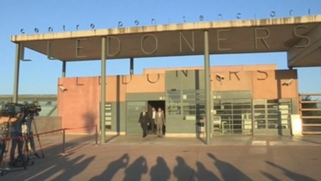 Los políticos independentistas presos pasan su primera noche en cárceles catalanas