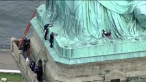 Siete detenidos en la Estatua de la Libertad incluyendo una mujer que intentó escalar su base