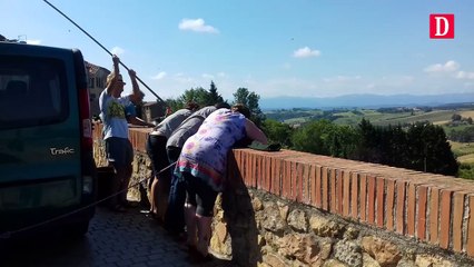 Le projet Inside Out de JR habille les remparts du Carla-Bayle