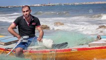 Gösterilerde bacağından yaralanan Gazzeli balıkçı ailesi için mesleğini bırakmadı - GAZZE