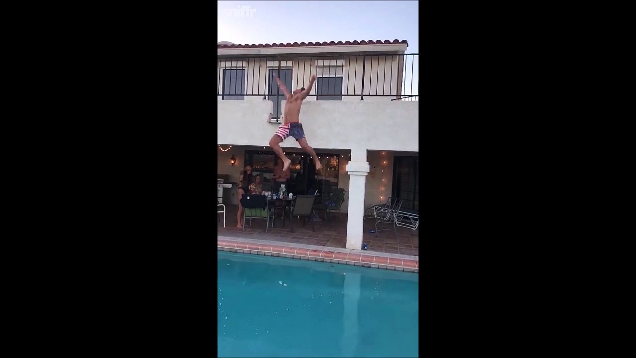 Lui il commence bien les vacances... Plongeon raté
