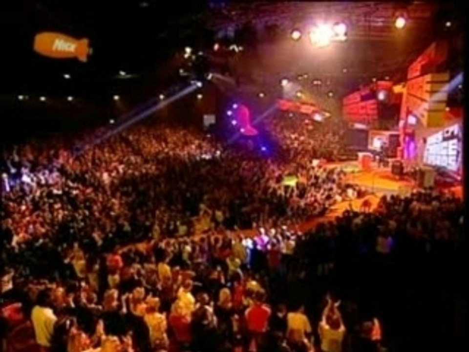 McFLY - UK Kids Choice Awards - 27.10.2007 (Clip 04)