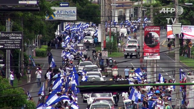 الآلاف من أنصار المعارضة في نيكاراغوا يشكلون سلسلة بشرية للمطالبة برحيل الرئيس