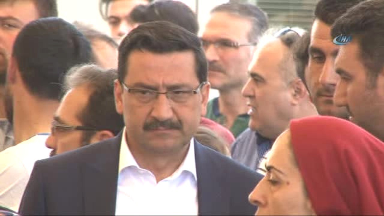 Sivas'daki Trafik Kazasında Hayatını Kaybeden Aynı Aileden 5 Kişi Ankara'da Defnedildi