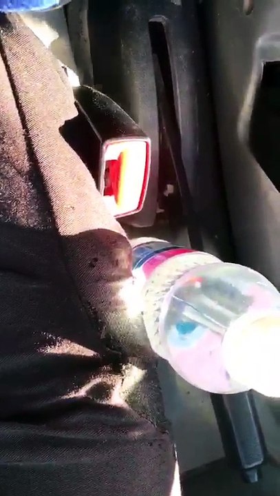 Garrafa de água pode incendiar carro? Vídeo viraliza nas redes sociais