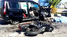 Antalya'da Feci Kaza, Motosiklet Otomobille Kavşakta Çarpıştı: 1 Ölü, 2 Yaralı