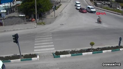 Osmaniye İki Motosikletin Çarpışması Mobese'de