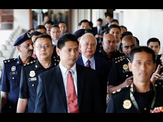 Najib arrives at KL Courts Complex