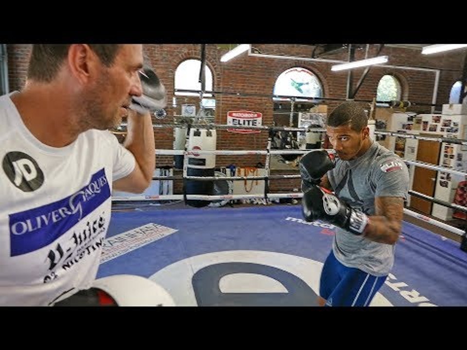 Conor Benn SMASHES PADS with Tony Sims ahead of Peynaud return | Boxing