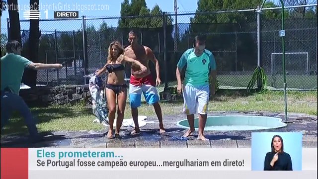 A SENSUAL SÓNIA ARAÚJO DE BIKINI CUMPRE PROMESSA - AP - 21-7-2016