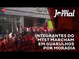 Integrantes do MTST marcham em Guarulhos por moradia