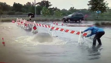 - Teksas Sular Altında