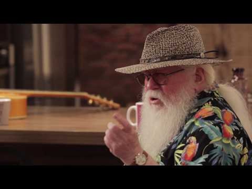 Chamada | Hermeto Pascoal - UM CAFÉ LÁ EM CASA