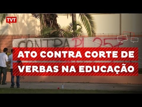 No ABC, estudantes protestam contra corte de verbas na educação