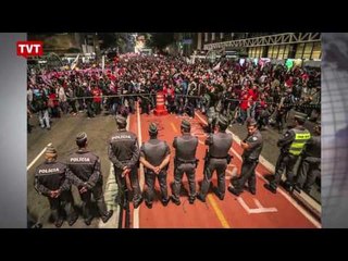 Télécharger la video: Manifestantes a favor de Dilma ocupam avenida Paulista