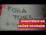 Manifestantes ocupam Ministério da Saúde no Rio de Janeiro