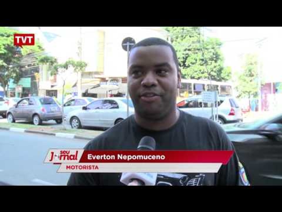 Brincar é um direito das crianças. Mas elas não precisam de brinquedos.