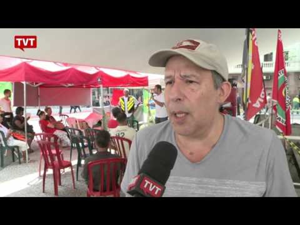 Acampamento informa à população os riscos do impeachment